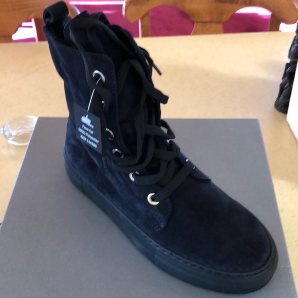 Gorgeous Aquatalia Dark Blue Combat STYLE Suede boot - Picture 1 of 4